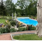 Villa Marcel, Sejour Nature Avec Piscine Chauffee Isserpent