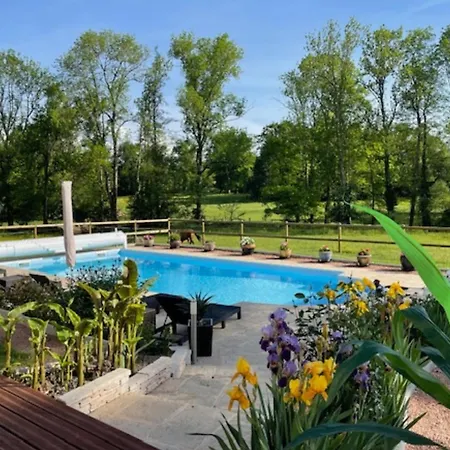 Marcel, Nature Avec Piscine Chauffée Isserpent